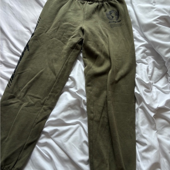 Aritzia TNA Olive Green Babylon sweatpants - Picture 2 of 3
